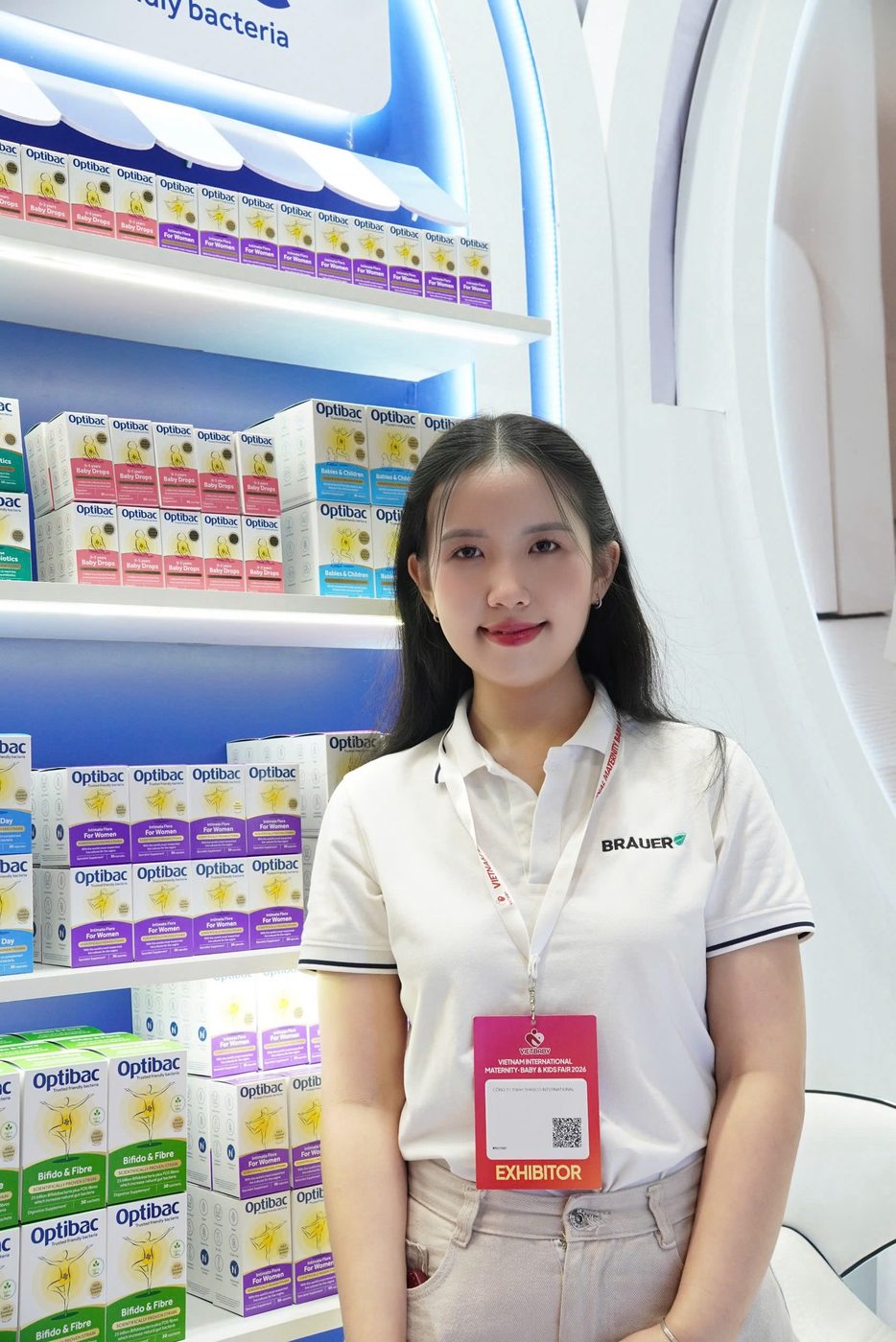 Phương Nhi tại gian hàng Brauer và Optibac, Vietbaby Fair 2026